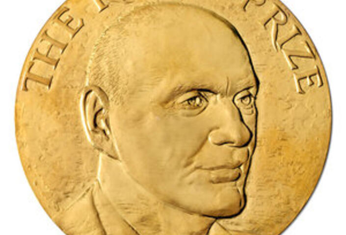 Photo of the gold Kavli Prize medal