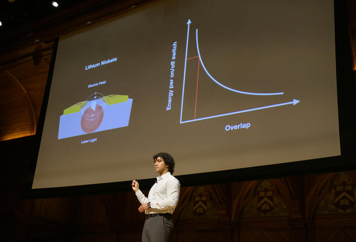 Physicist Dylan Renaud, PhD ’24, presenting at the 2024 Harvard Horizons Symposium