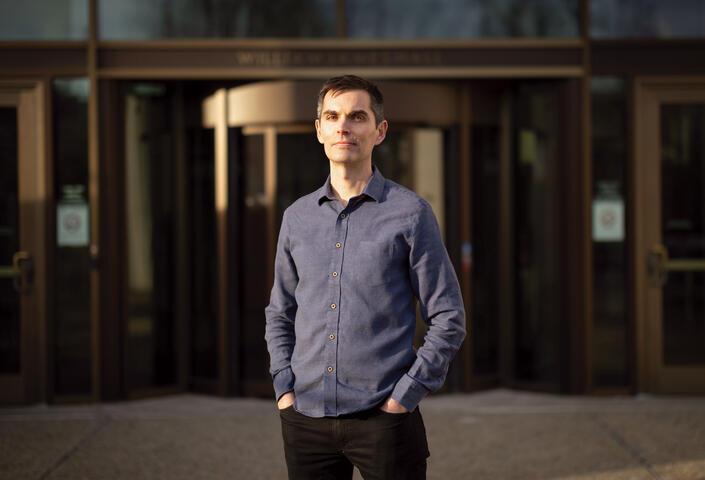 Christopher Muller headshot