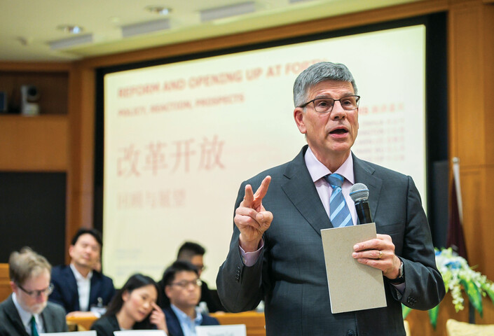 William Kirby teaching at Harvard Center Shanghai. 