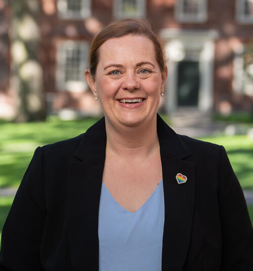 Janet Daniels Headshot