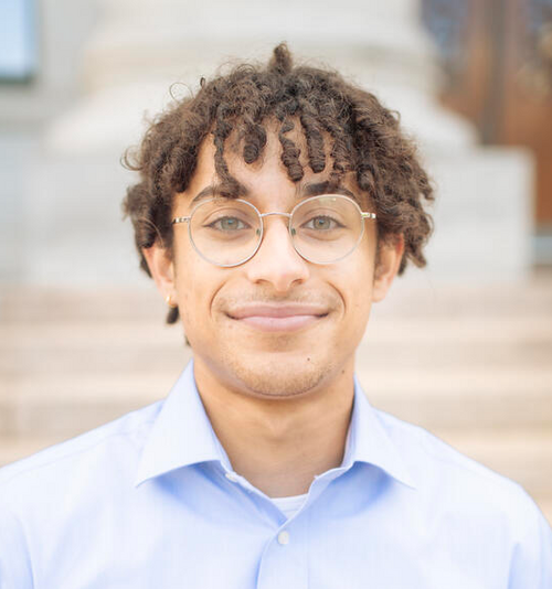 Jonah Henderson headshot