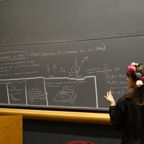 Kimberly Lovie Murdaugh giving a lecture on MRI physics in 2016.