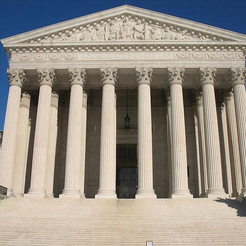 Photo of the US Supreme Court building
