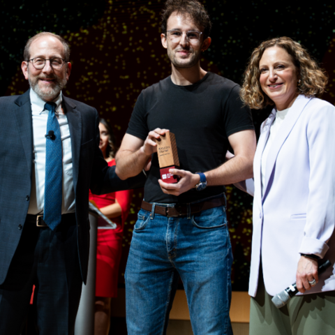 Master's student Yann Calvó López accepts the President's Innovation Fund grand prize