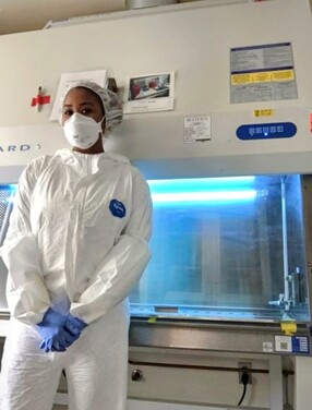 Sydney Stanley working in biosafety lab during the pandemic