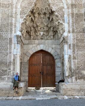 Dreyer at the Çifte Minareli Medrese (college), built by the Mongol vizier Shams al-Din al-Juvayni in Sivas (eastern Turkey).