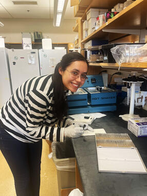 Apolonia Gardner in lab