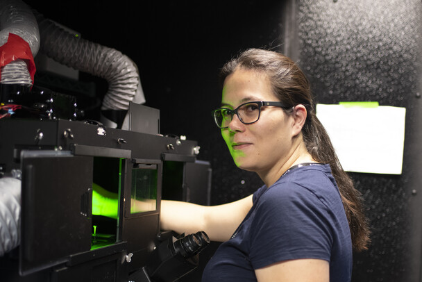 Silvia Cañas-Duarte in the lab